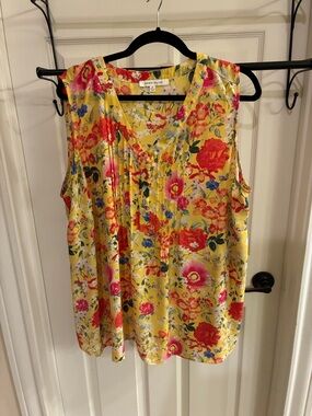 Rose & Olive Yellow Floral V-Neck Sleeveless Top